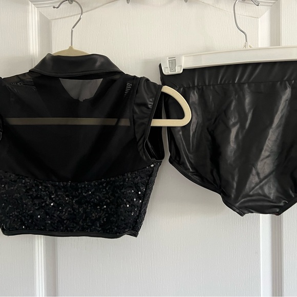 Weissman Two Piece Sequined and Black Metallic Dance Costume Rhinestone Belt LC - Picture 4 of 16